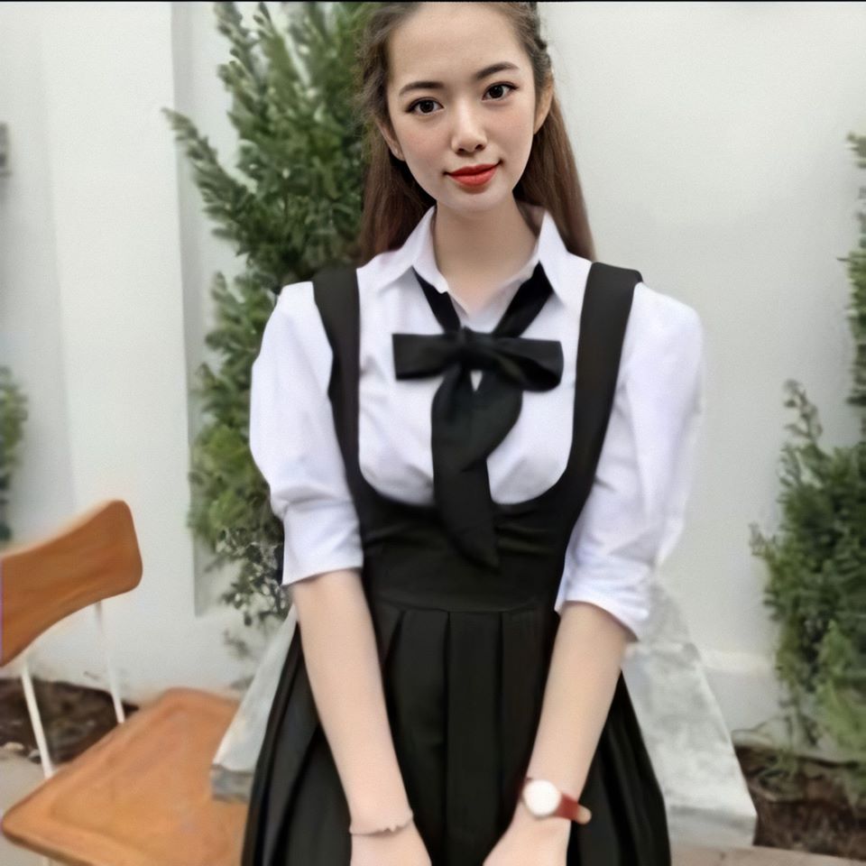 Set váy yếm xòe và áo sơ mi tay phồng