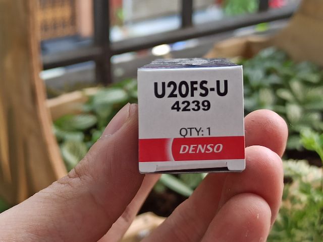 Bugi Denso U20FS-U chân ngắn 10mm