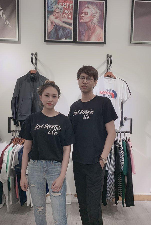 [Auth] Levis T-shirt Graphic Classic Tee Black- Women