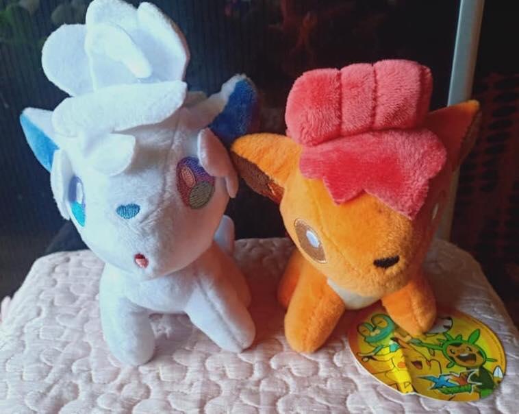 Móc khóa thú bông Pokemon - Chồn 6 đuôi Vulpix trắng dễ thương