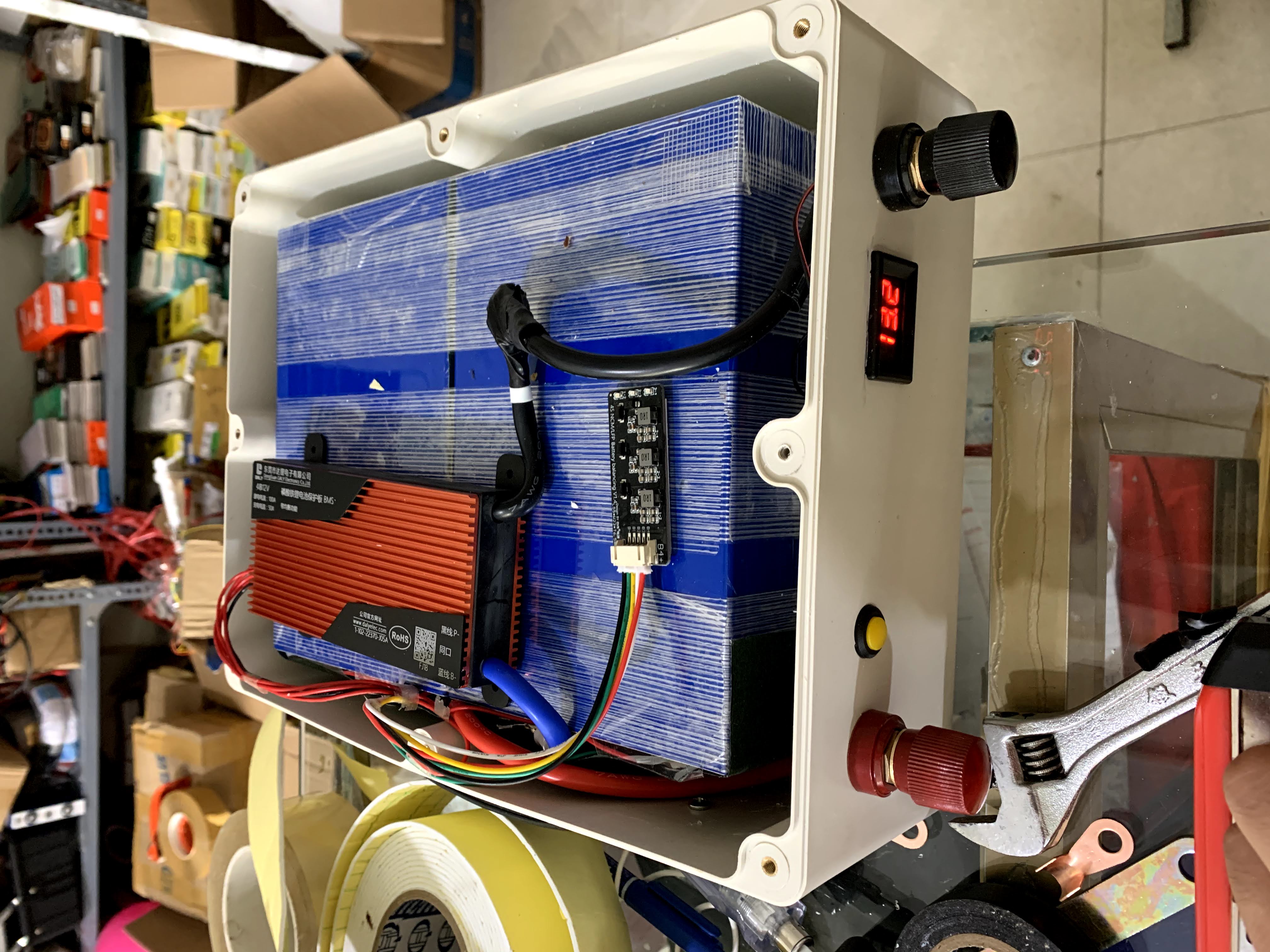 Pin lifepo4 12v 100Ah đã đóng hộp