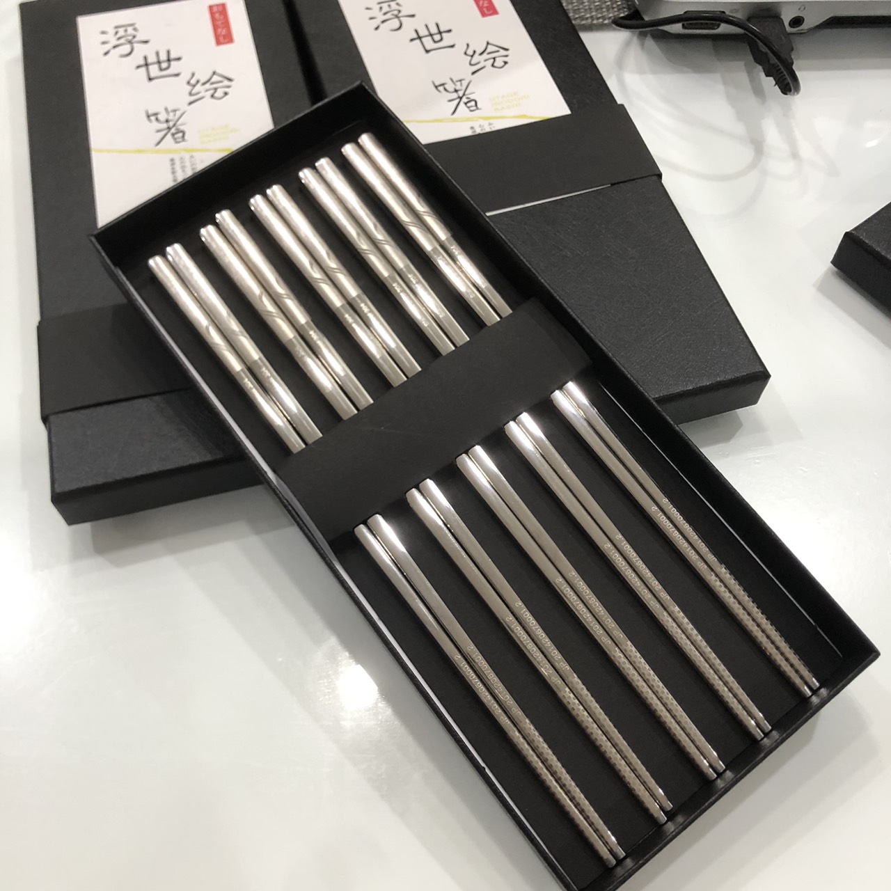 Bộ 5 đôi đũa ăn hàng nội địa Nhật Bản inox 304 sáng bóng bền đẹp đặc ruột