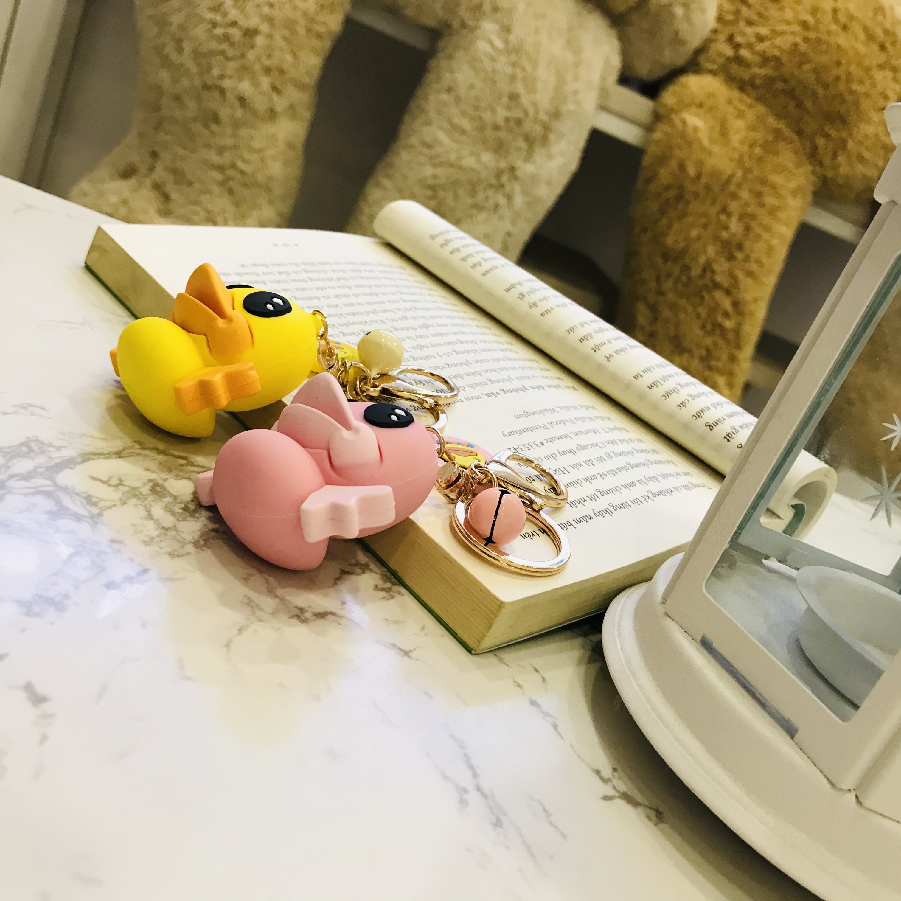 Móc khóa vịt môi tều xòe cánh