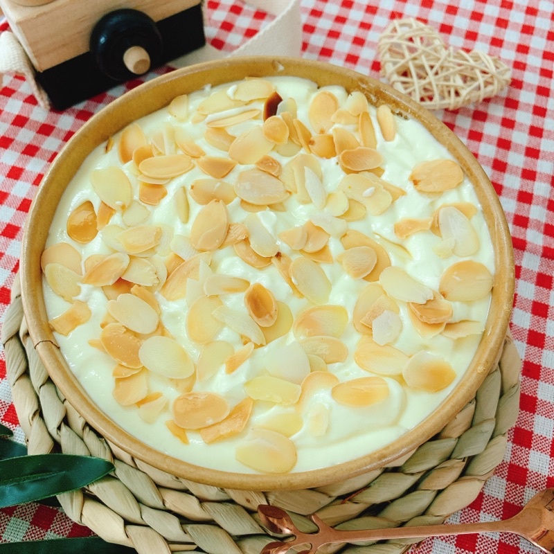 Hạnh Nhân Thái Lát Bò Đội Nón