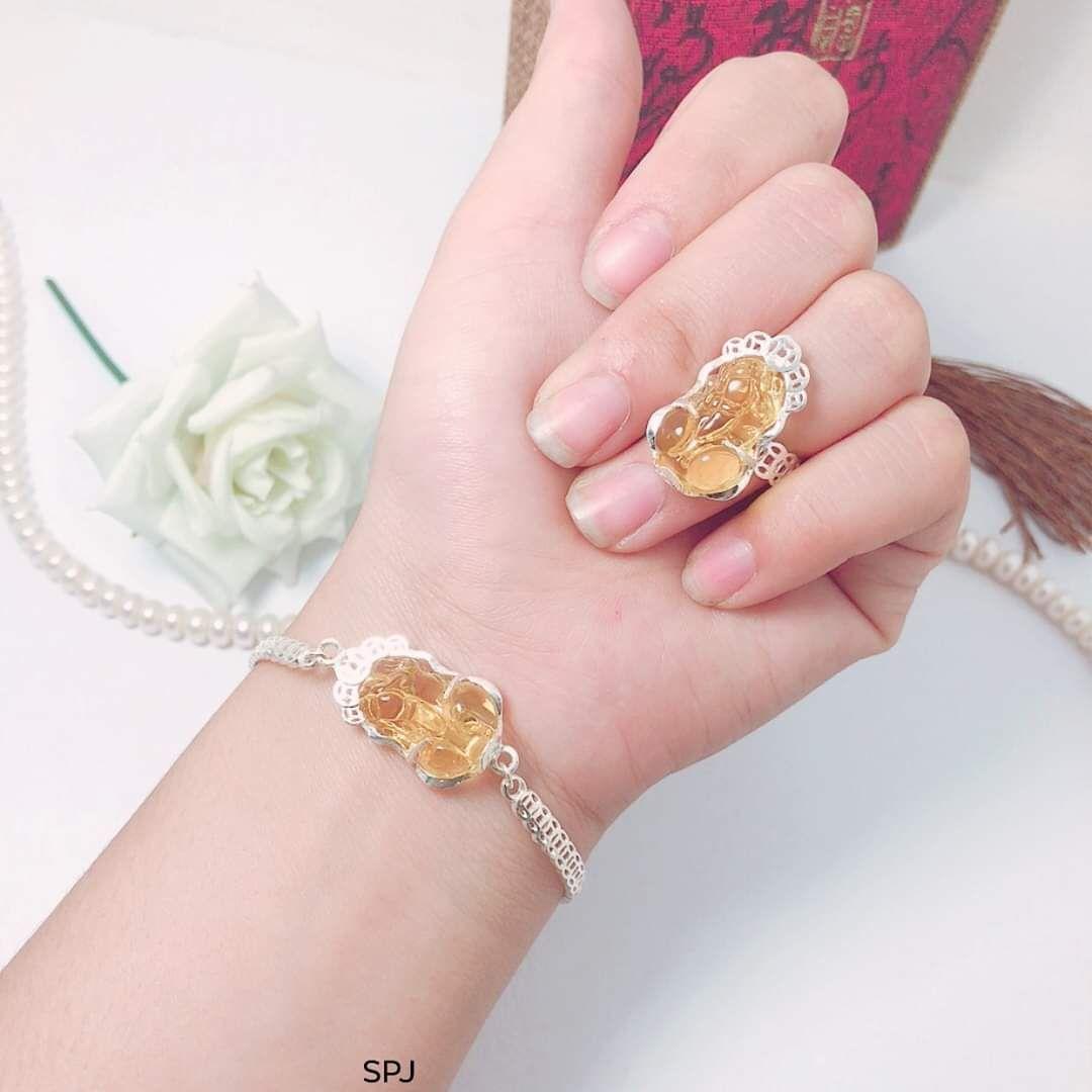 Nhẫn Tỳ hưu bạc