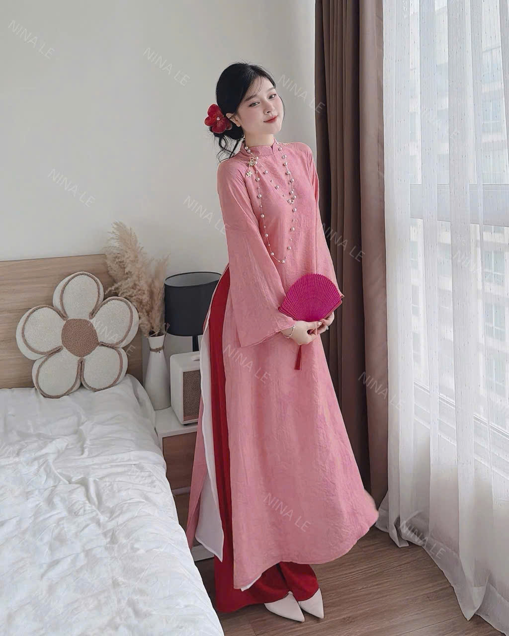 Áo dài cách tân Gấm tơ ánh kim mềm mịn màu hồng tay dài 4 tà