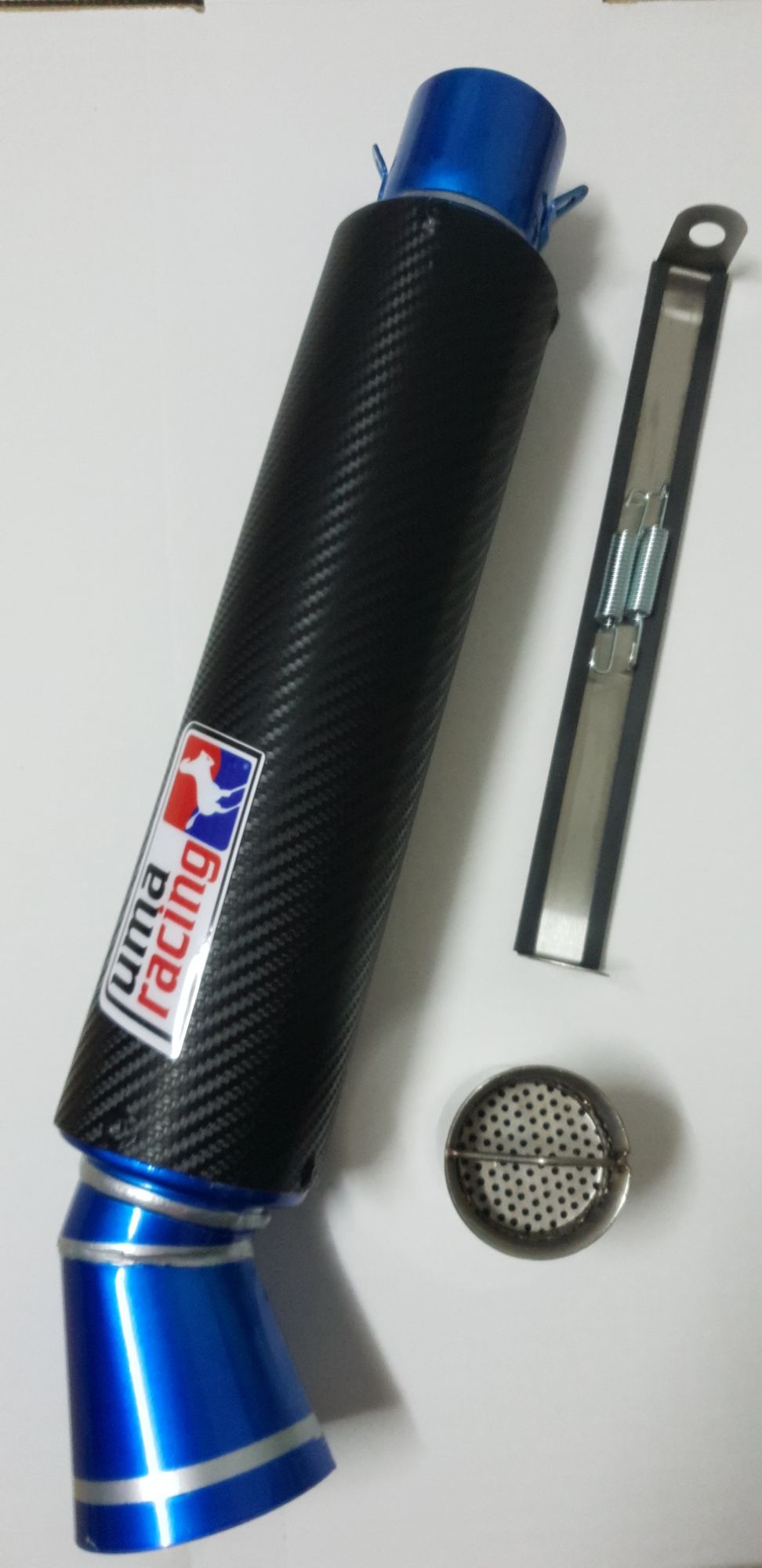 PÔ uma racing bọc cacbon gồm tiêu hãm âm