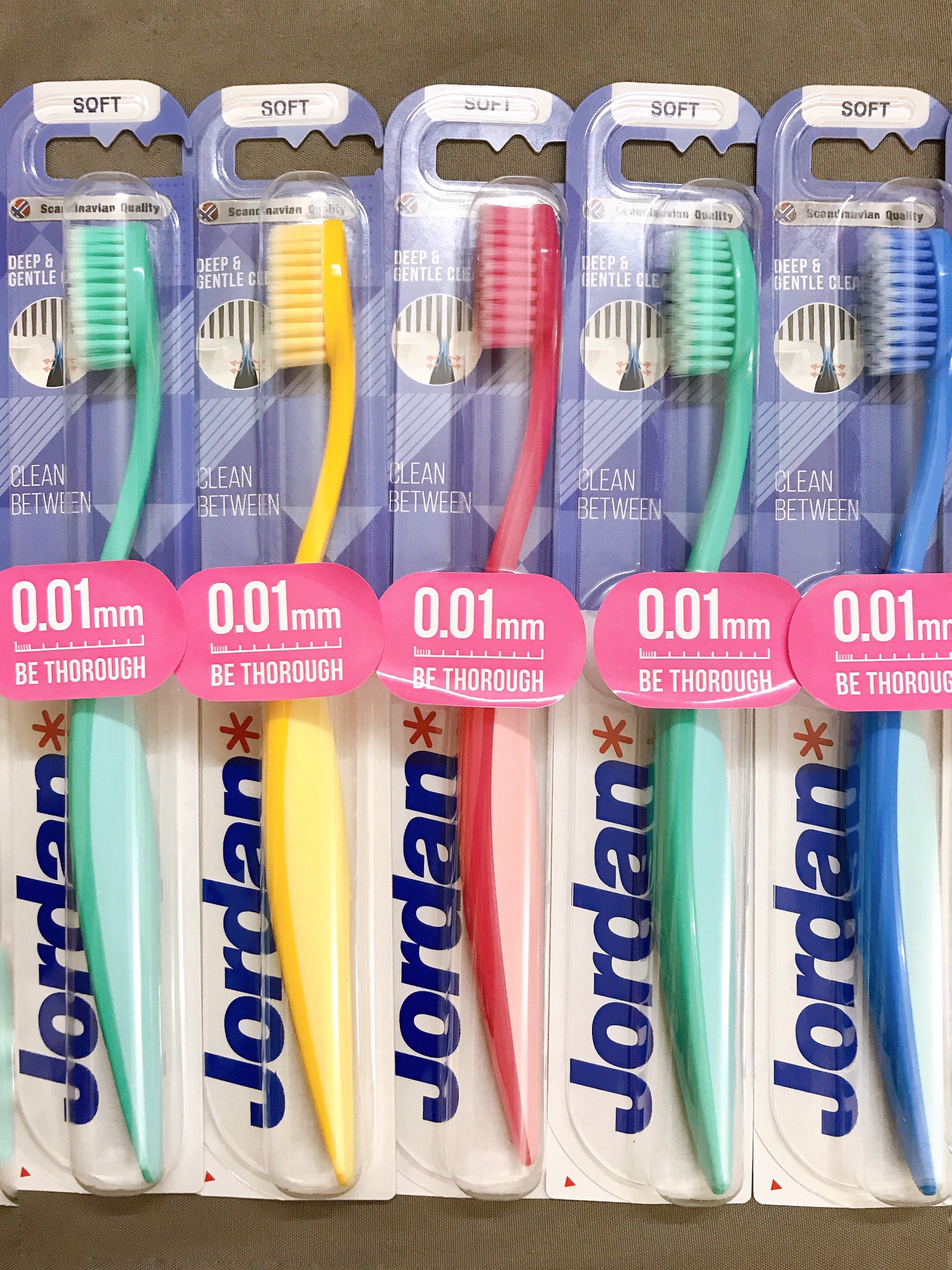 BÀN CHẢI ĐÁNH RĂNG JORDAN CLEAN BETWEEN LÔNG MỀM