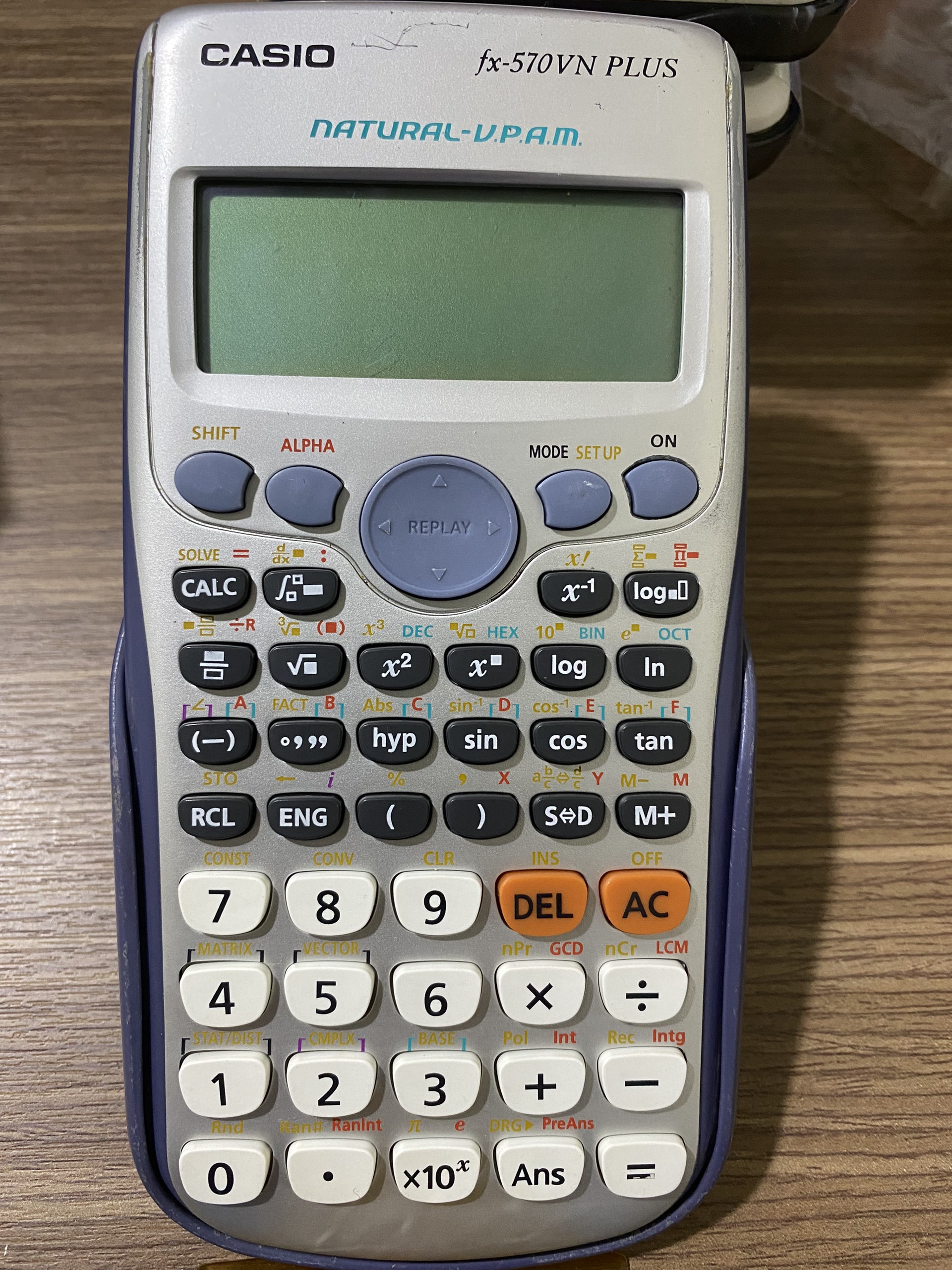 Máy tính Casio 570vn plus hàng chính hãng (2nd hand)