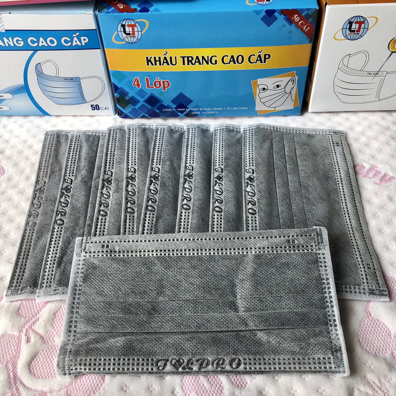 Hộp 50 cái khẩu trang y tế 4 lớp lâm thịnh màu xám
