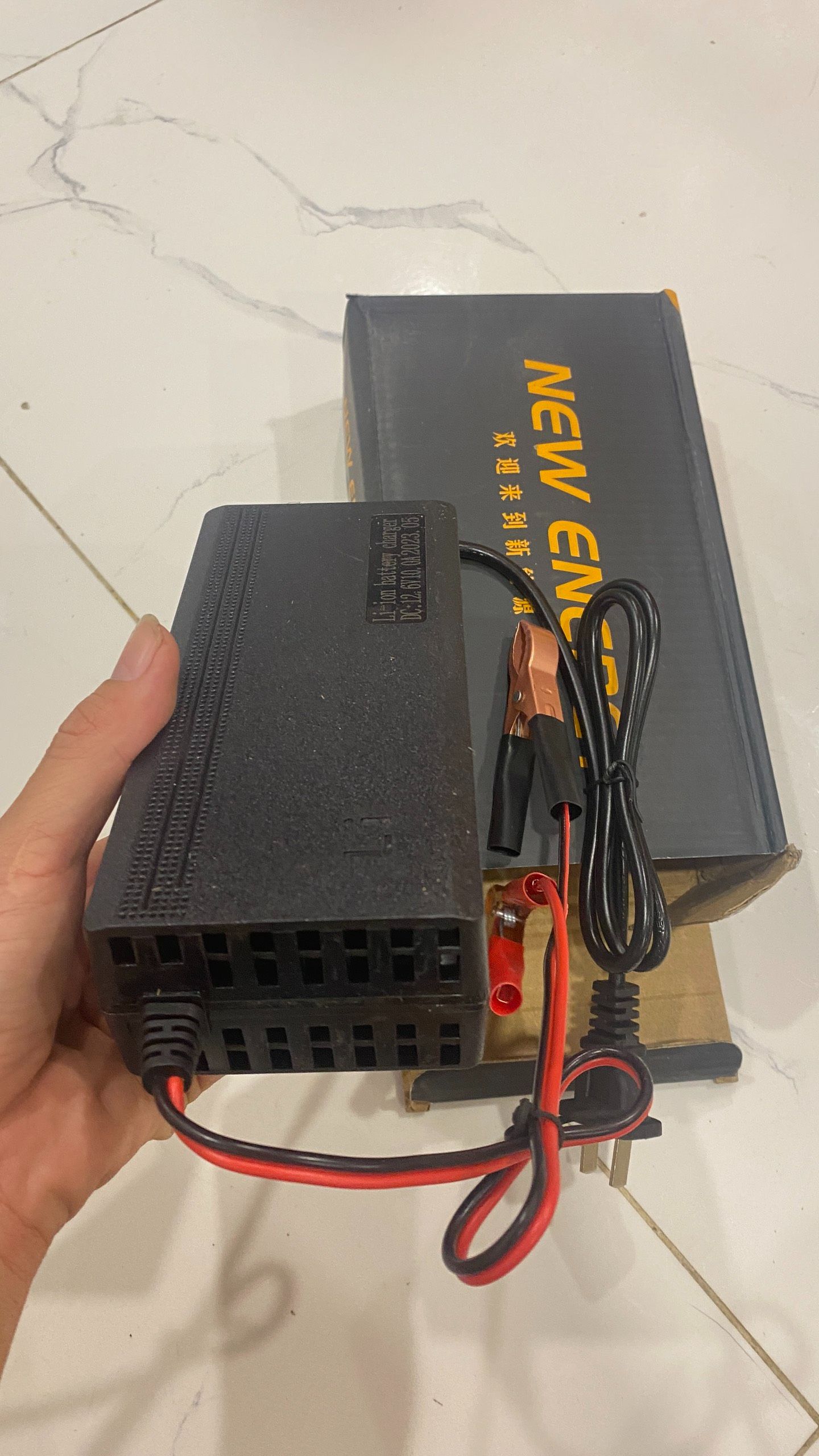Sạc pin lithium 12,6v 10a