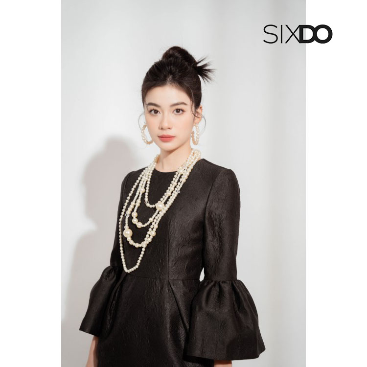Đầm gấm bút chì tay loe thời trang SIXDO (Black Flute Sleeve Midi Brocade Dress)
