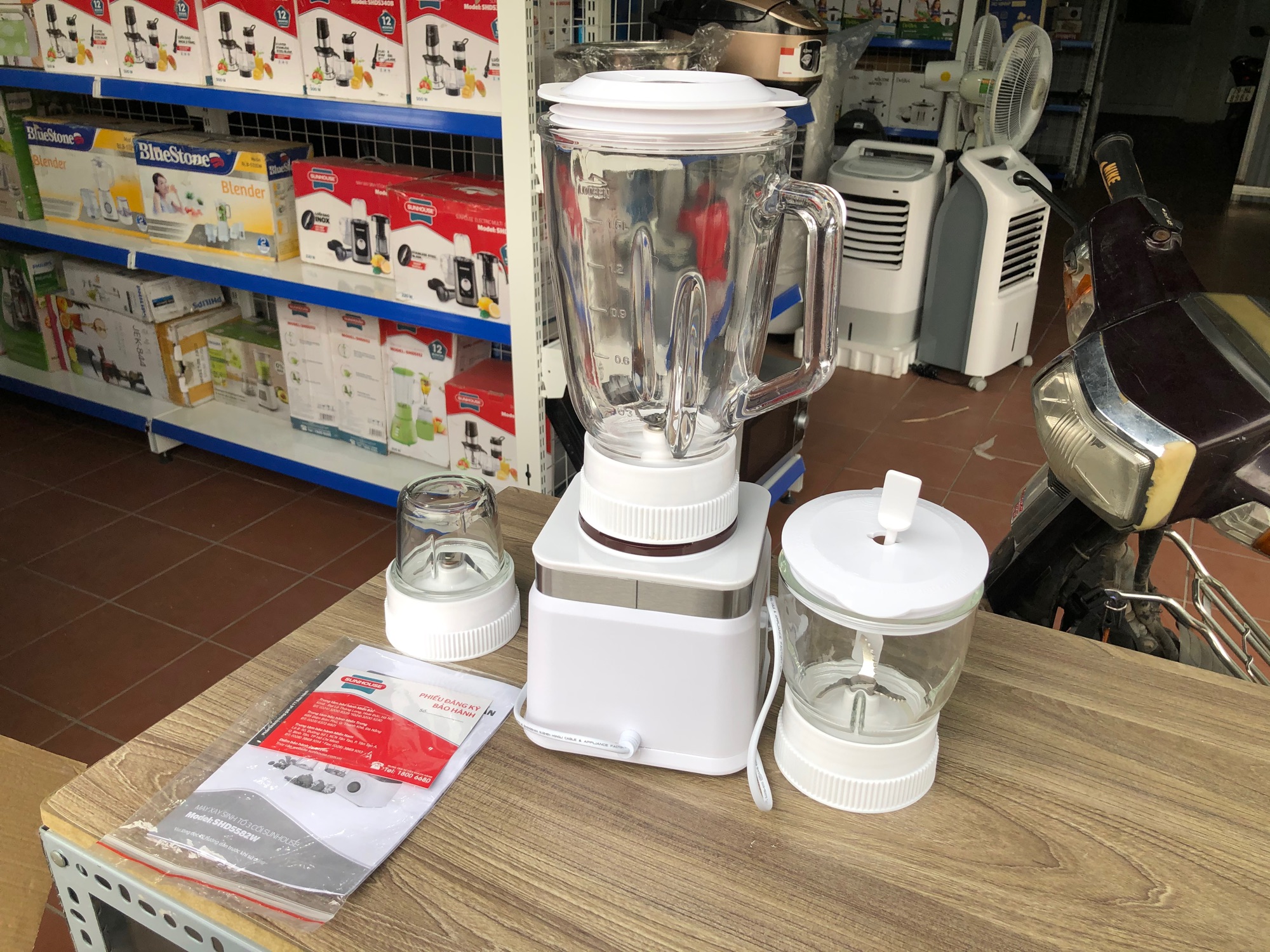 Máy xay sinh tố đa năng SunHouse SHD5582W