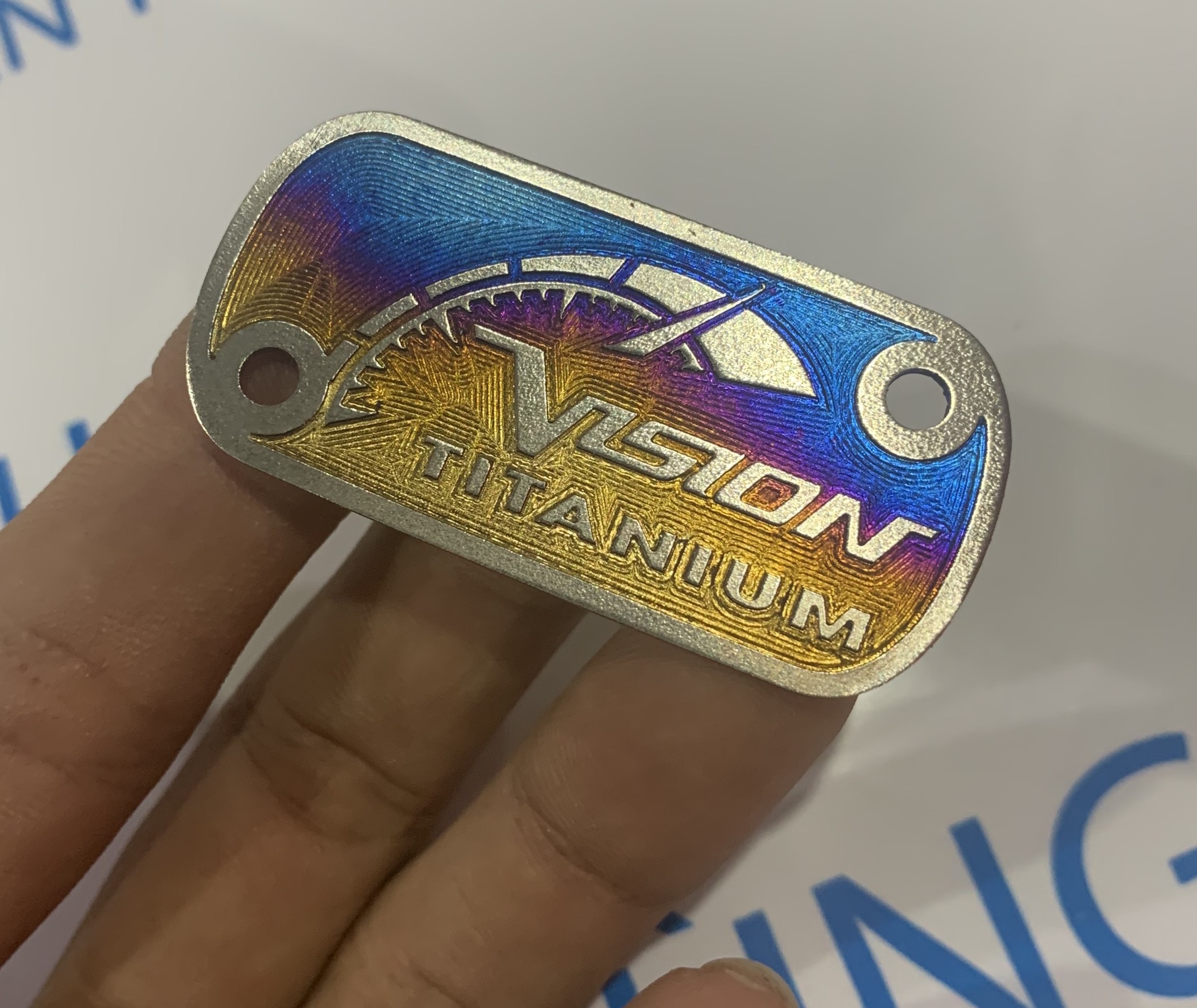 Nắp dầu titan Vison