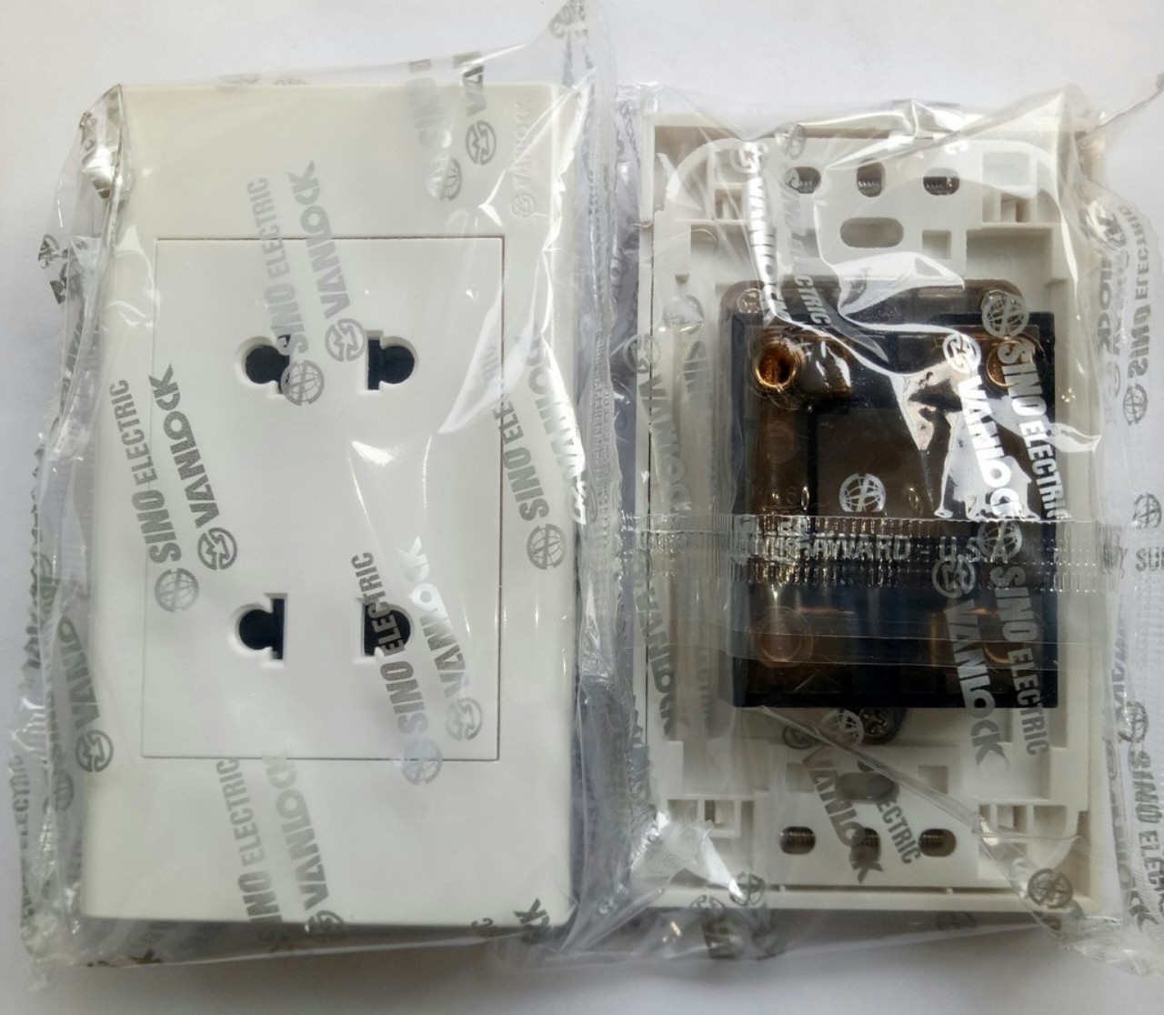[SINO] Mặt Ổ Cắm 2 Chấu ( 1 lỗ - 2 lỗ - 3 lỗ ) - Đèn Led Phương Nam