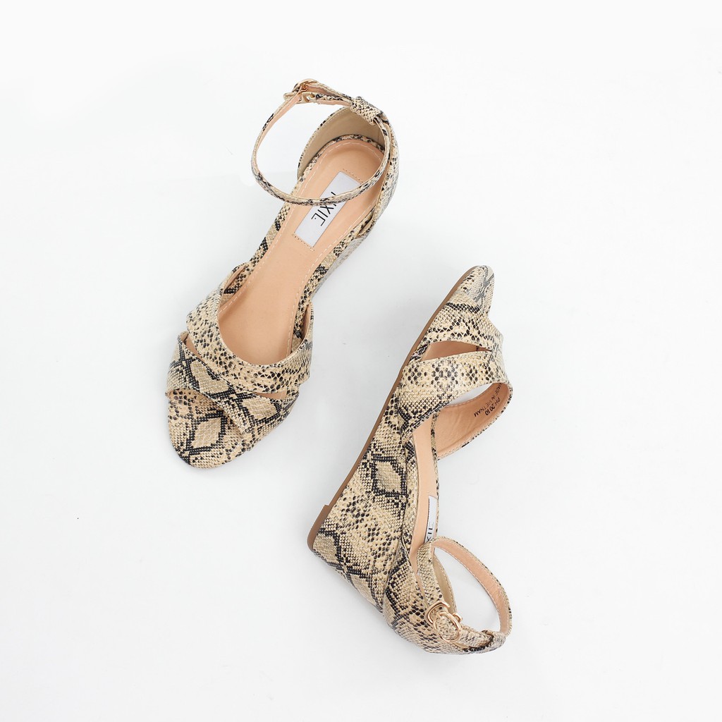 Giày Sandal Đế Xuồng 7cm Da Rắn Bít Gót X455