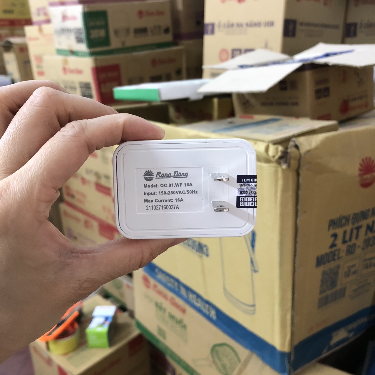 Ổ cắm, phích cắm wifi đơn Rạng Đông - Model: OC.01.WF 16A
