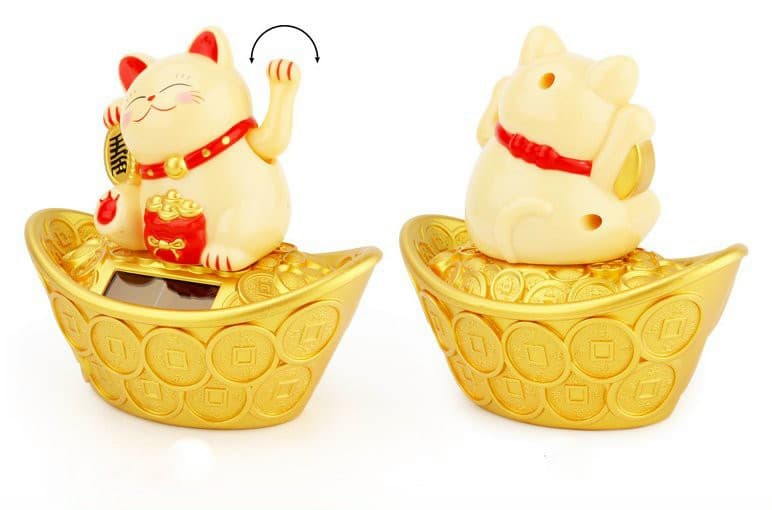 Mèo Ngoắc Ngồi Thỏi Vàng