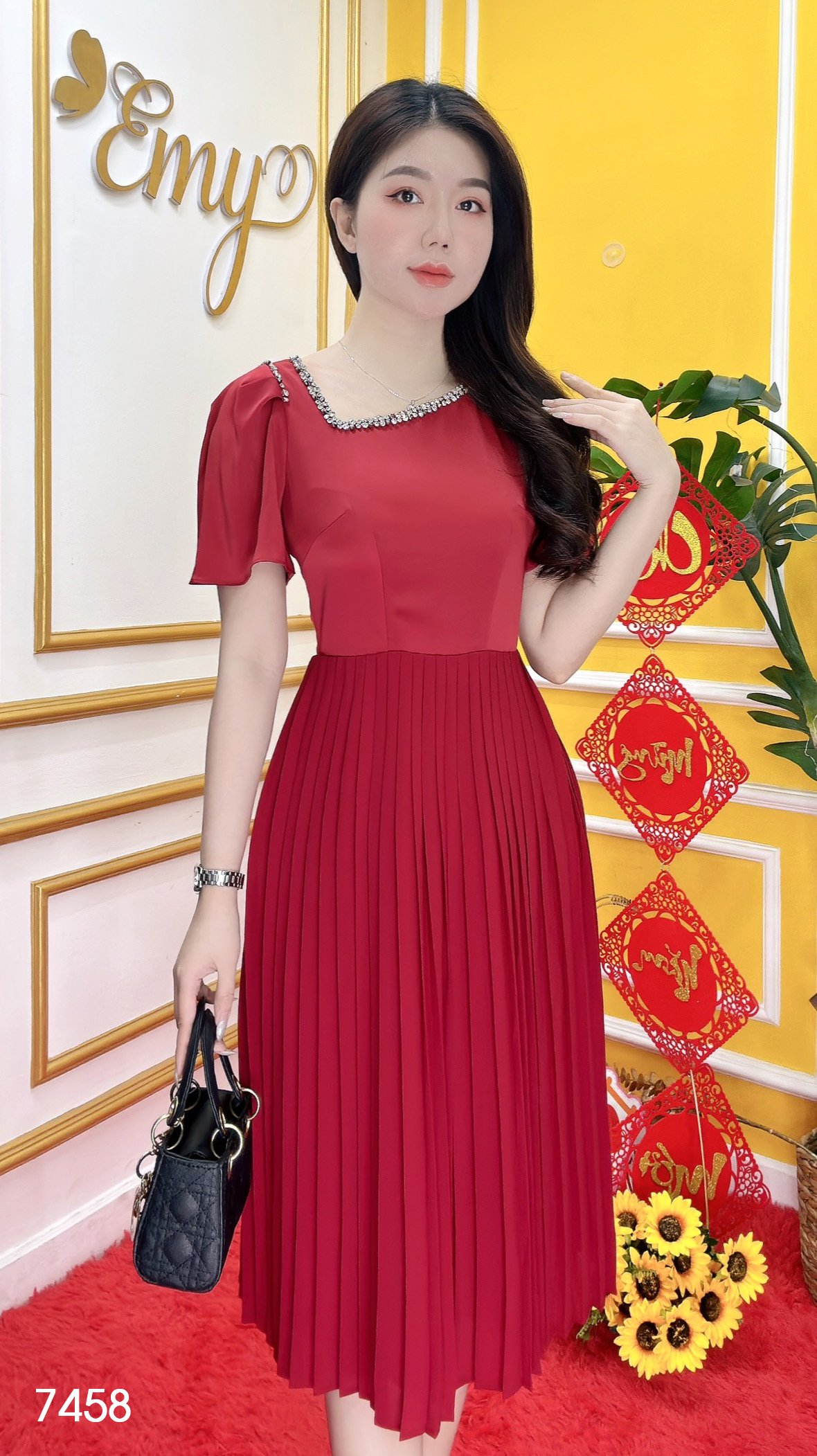 Đầm EMY EM7458 Xoè Dập Ply Đỏ