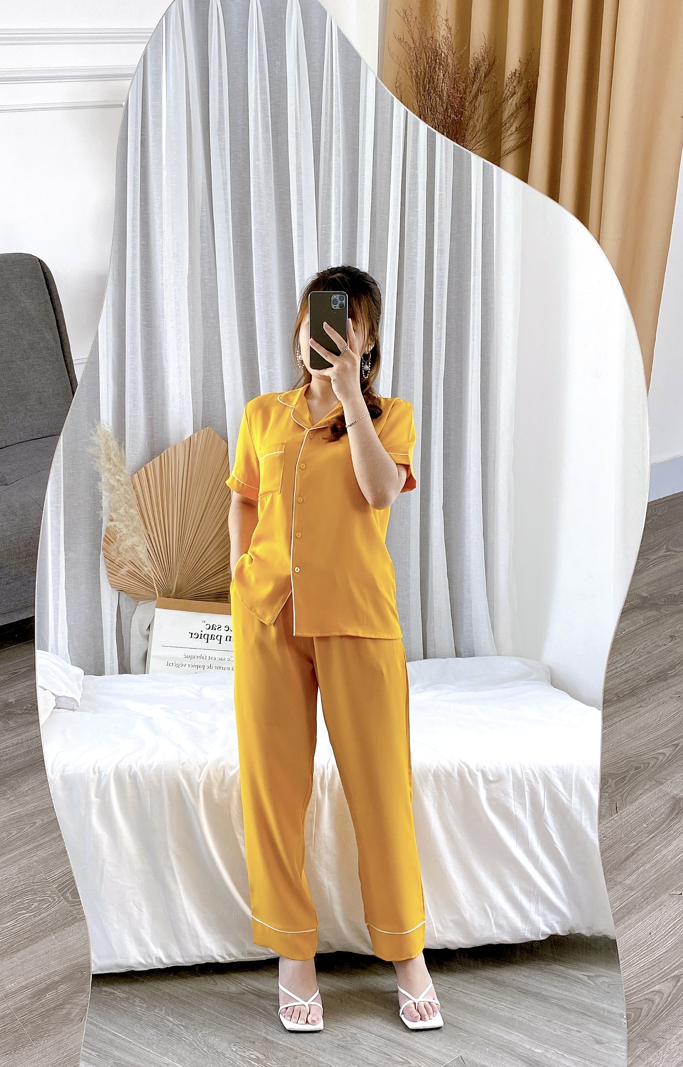 Pijama Lụa Tay ngắn quần dài Satino - Light Pink & Red Velved