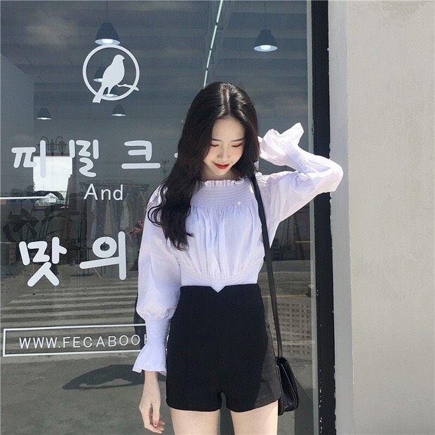 quần short kaki lưng cao khoét chữ v