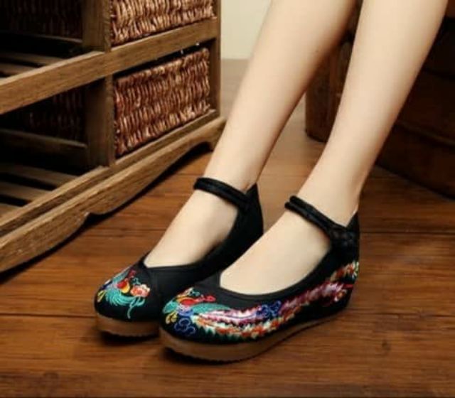 Giày thêu cổ trang nữ 5cm đế xuồng