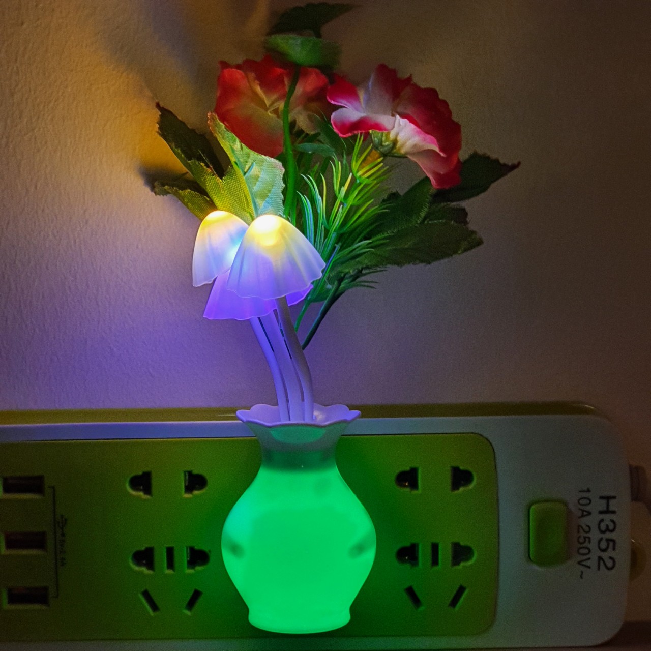 Đèn ngủ led mini cảm ứng ánh sáng thông minh hình cây nấm, bigzero