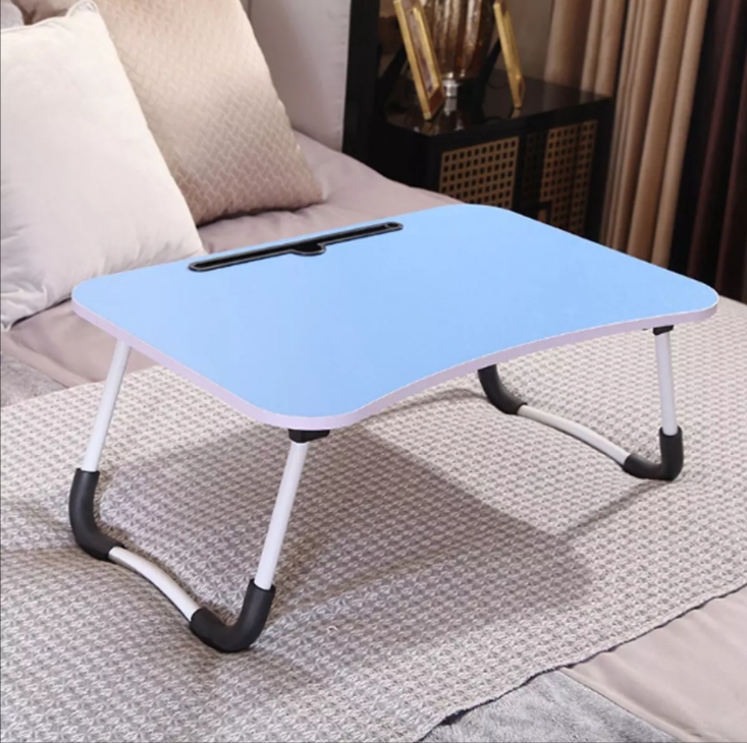 Bàn học chân gấp gọn, có khe để điện thoại, ipad thông minh, kích thước: 60x40x28cm. Gỗ MDF cao cấp, chân kẽm