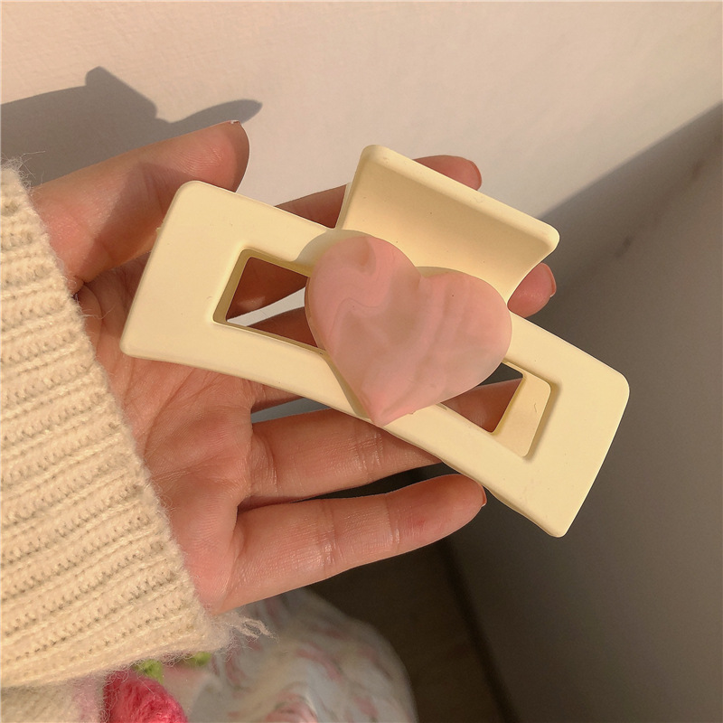 Kẹp tóc trái tim