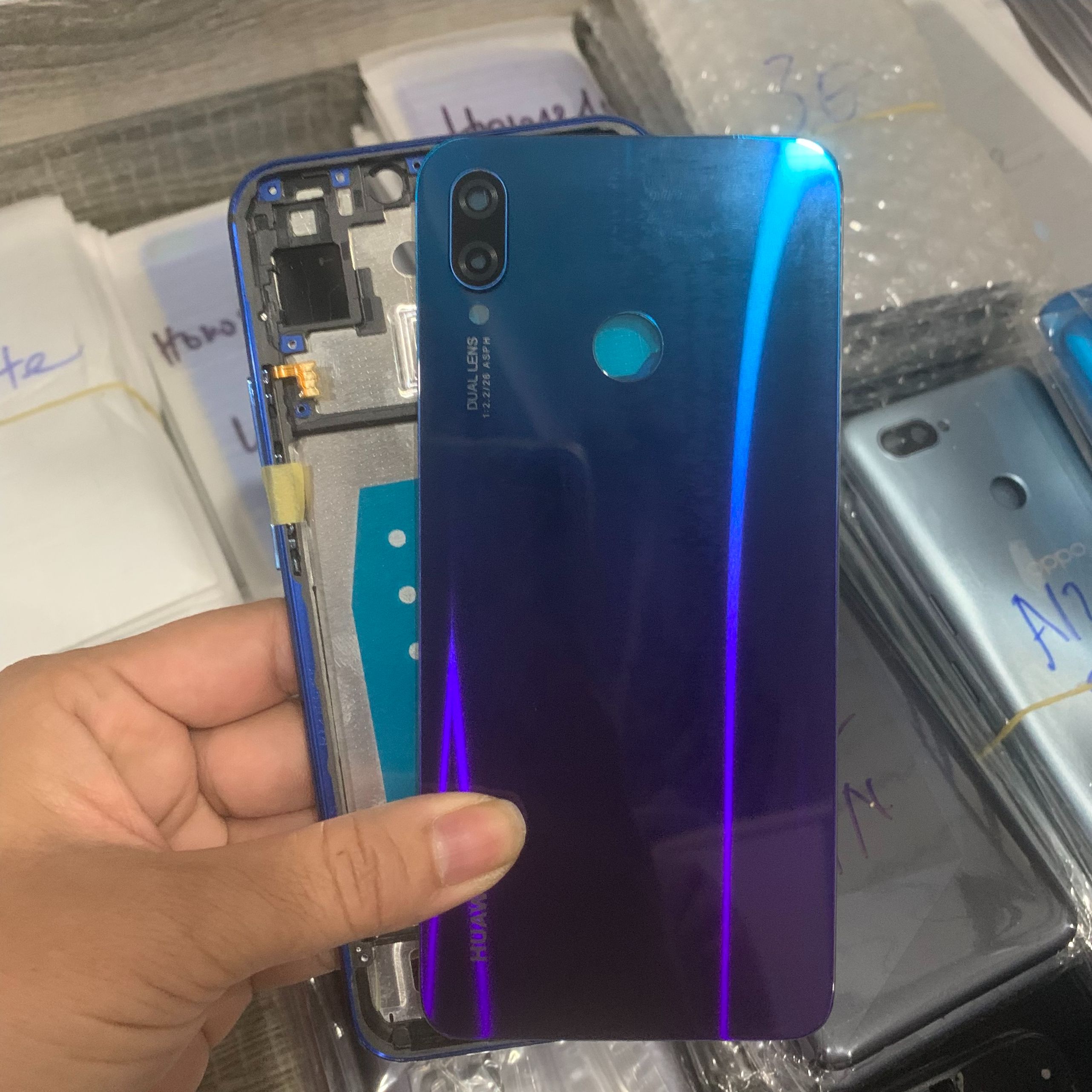 Bộ vỏ nova 3i zin có khe sim