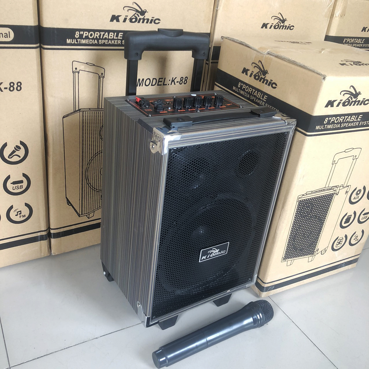 [HCM]Loa Kéo Bluetooth Karaoke Di Động Q8 KIOMIC (Tặng 1 Micro Hát Siêu Hay)