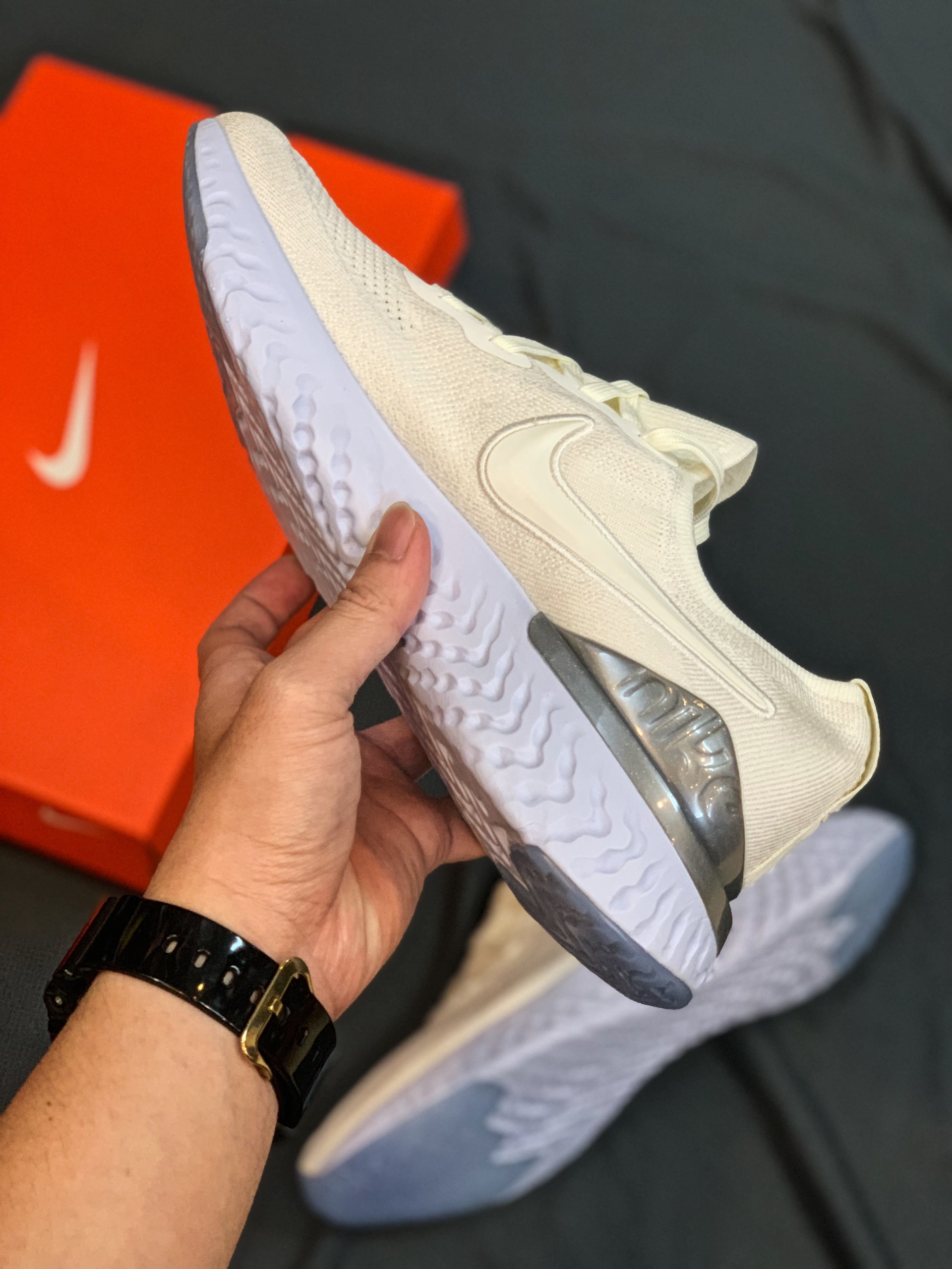 Giày nam nữ epic react mới siêu nhẹ bền êm cao cấp (vàng kem)