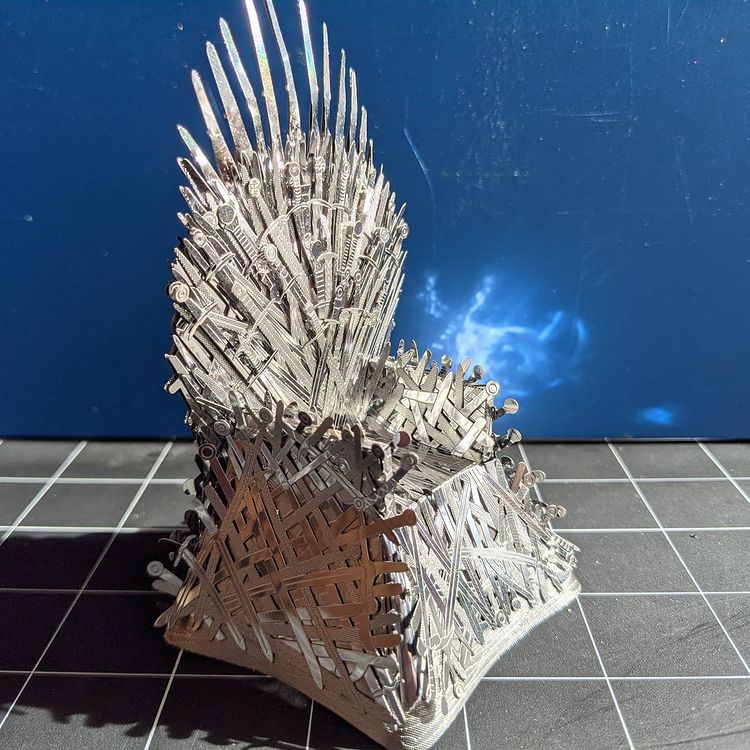 Mô hình 3d kim loại ngôi báu sắt iron throne trong phim game of thrones