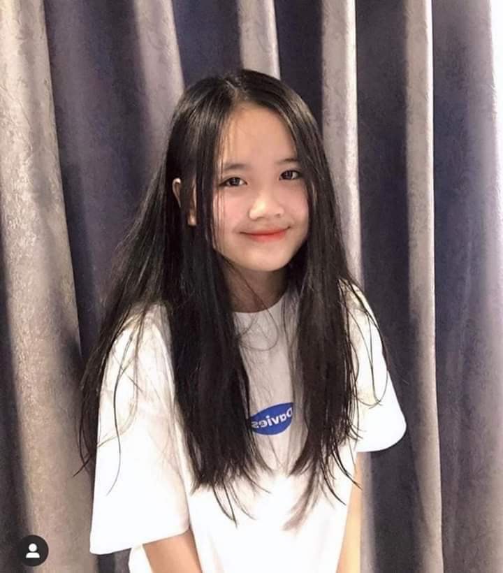 Áo croptop in chữ D.a.v.i.e.s...siêu hot hit