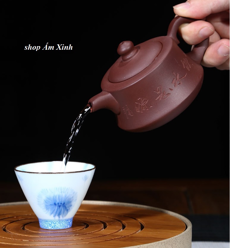 Bộ ấm chén tử sa
