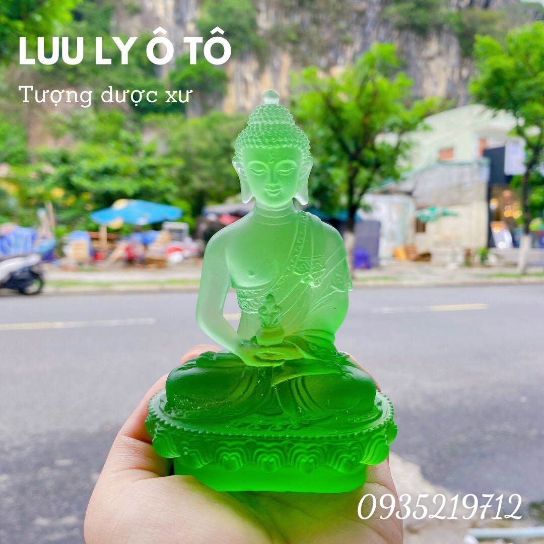 TƯỢNG DƯỢC SƯ ĐÁ LƯU LY TRƯNG BÀY Ô TÔ