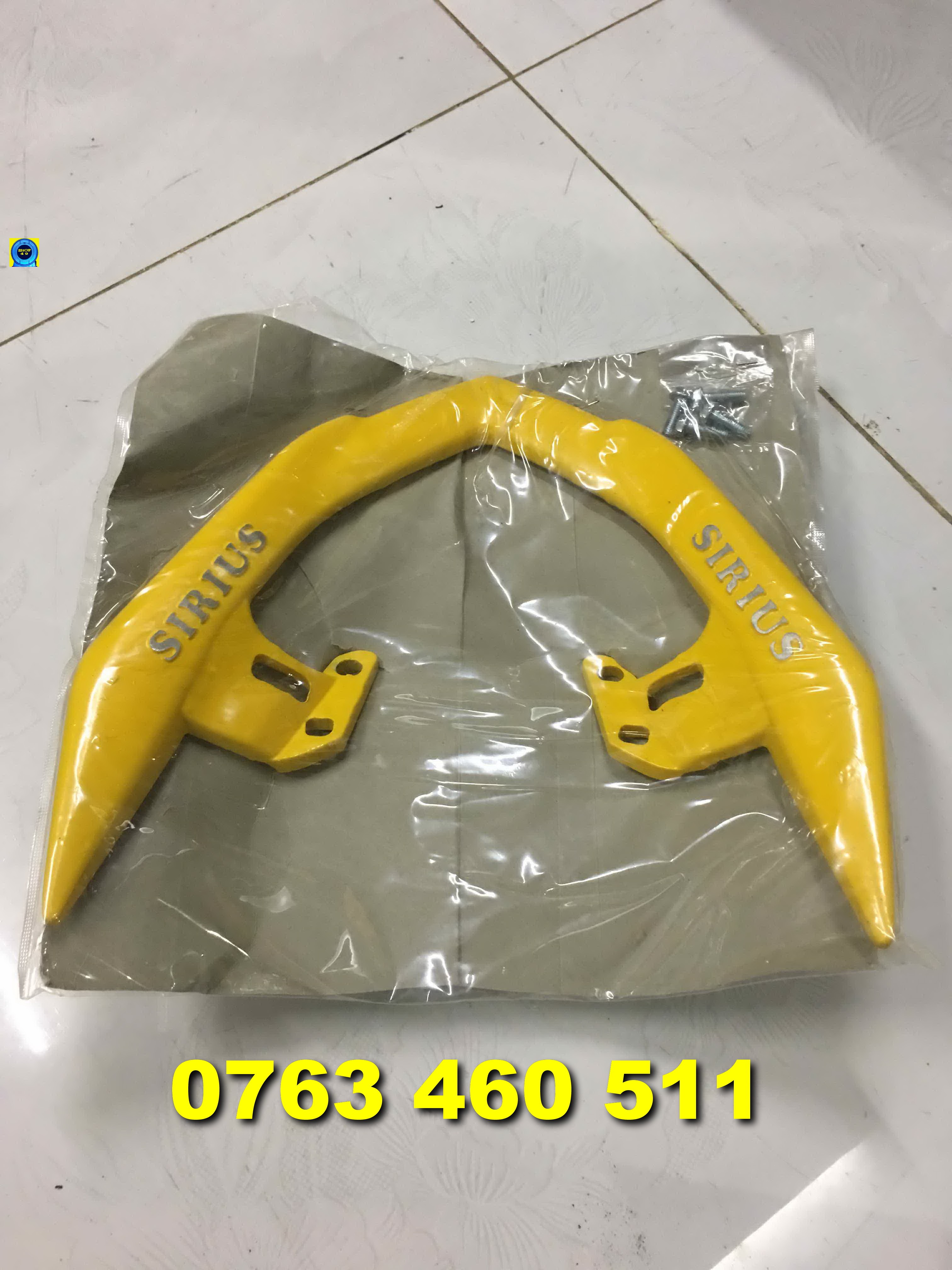 cảng sau xe sirius