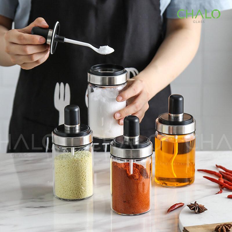 HŨ THUỶ TINH ĐỰNG GIA VỊ KÈM THÌA MÚC 250ML, LỌ THUỶ TINH, HŨ THUỶ TINH ĐỰNG GIA VỊ, HŨ THUỶ TINH NHÀ BẾP