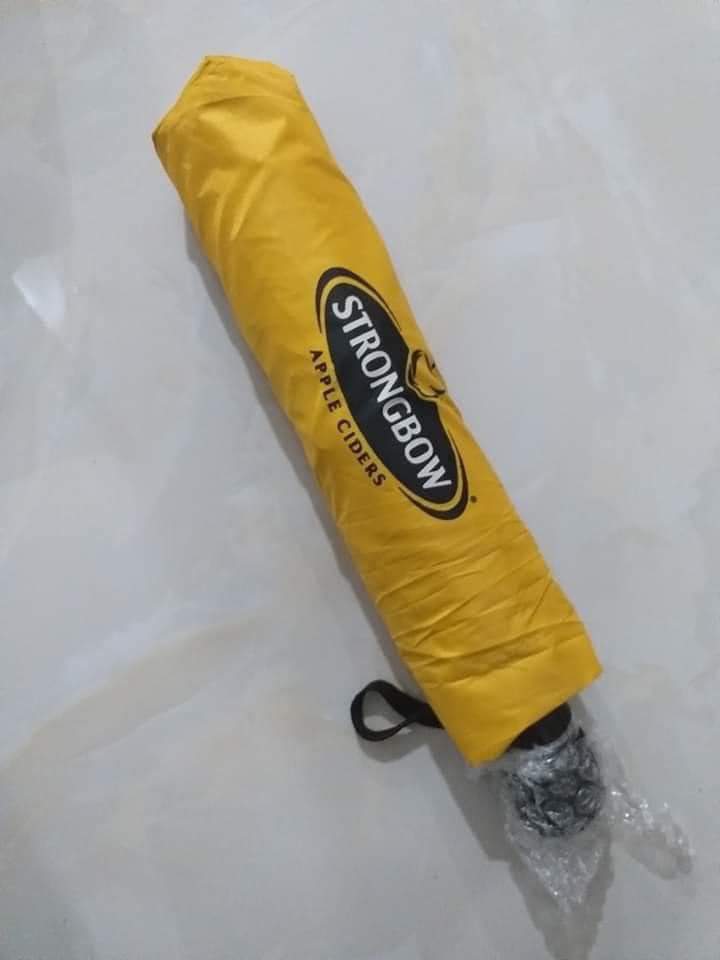 Dù xếp cầm tay Quà tặng từ Strongbow
