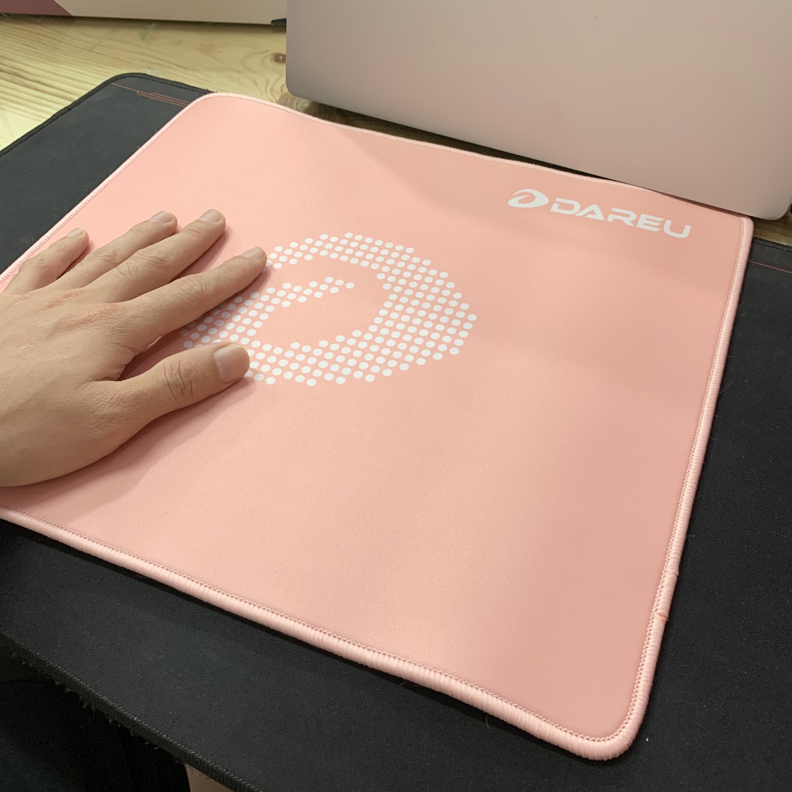 Bàn di chuột Dareu ESP101 Pink Hồng (350x300x5mm )