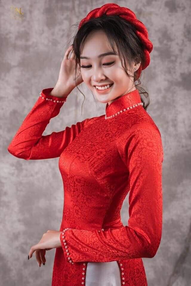 Bộ Áo Gấm In Họa Tiết chìm kèm quần Lụa
