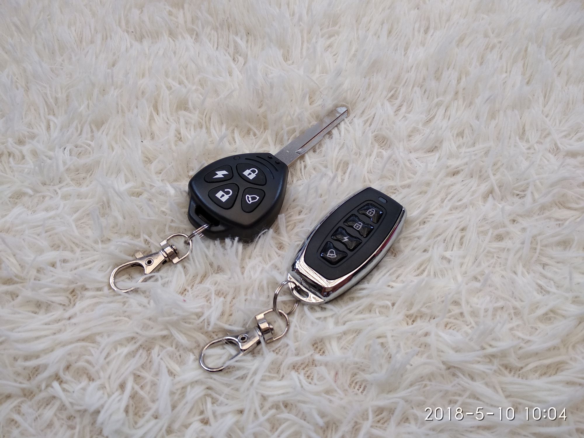 Khóa chống trộm xe máy 4 nút 1 chìa 1 remote TA-04F