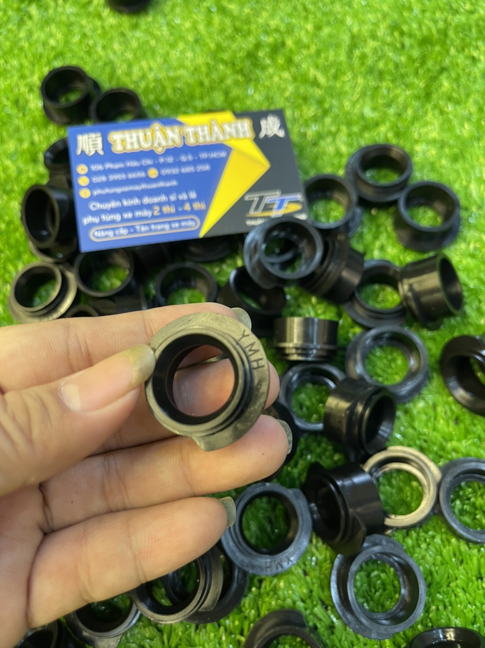 Cao su khóa yên Yaz - Yaz125