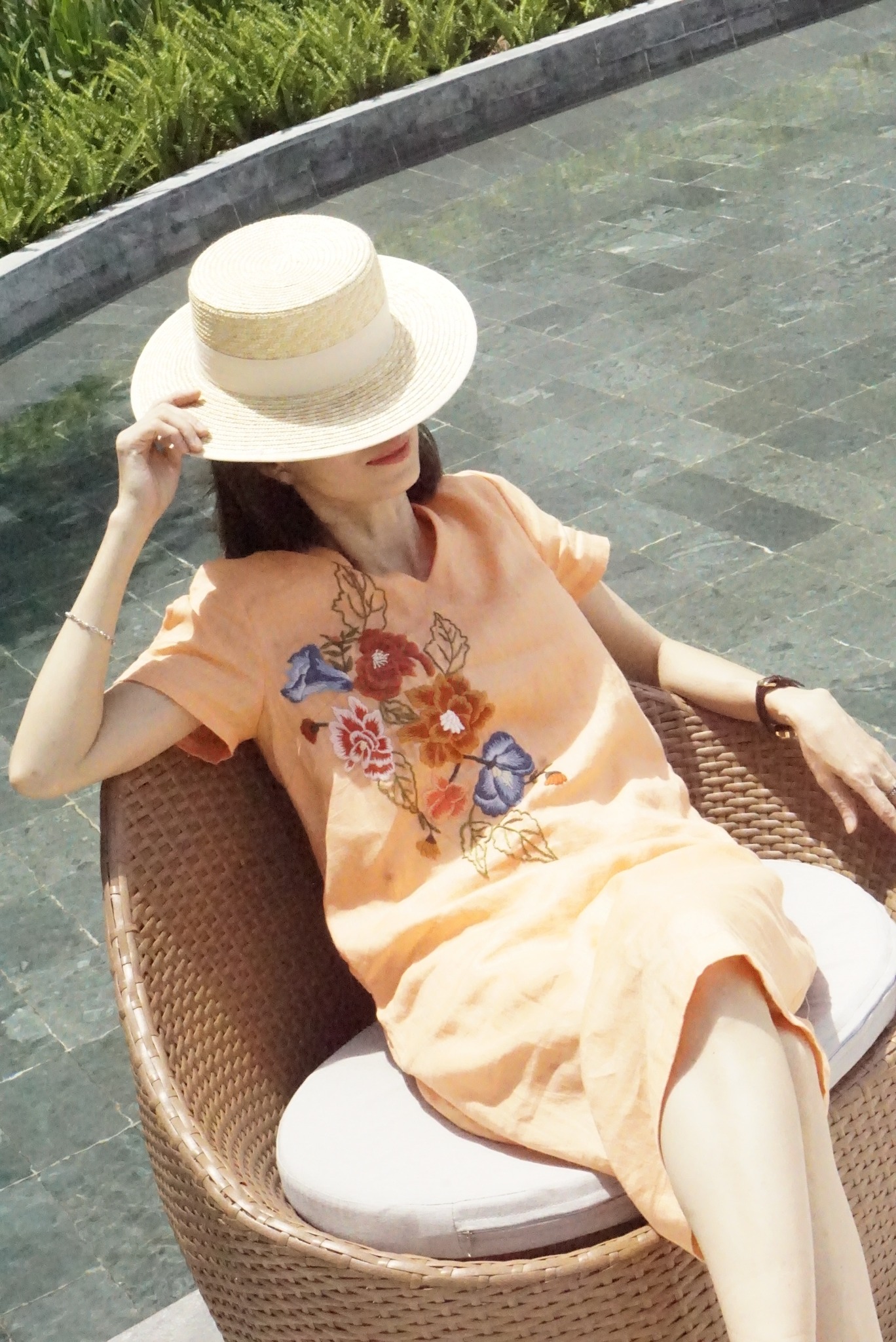 Đầm linen thêu tay VERITY- MaxMessi