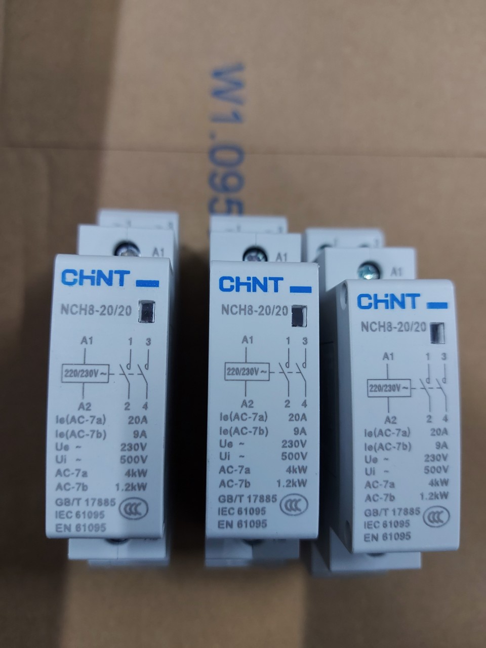 Khởi động từ 1 pha hiệu CHINT NCH8 25/20 25A