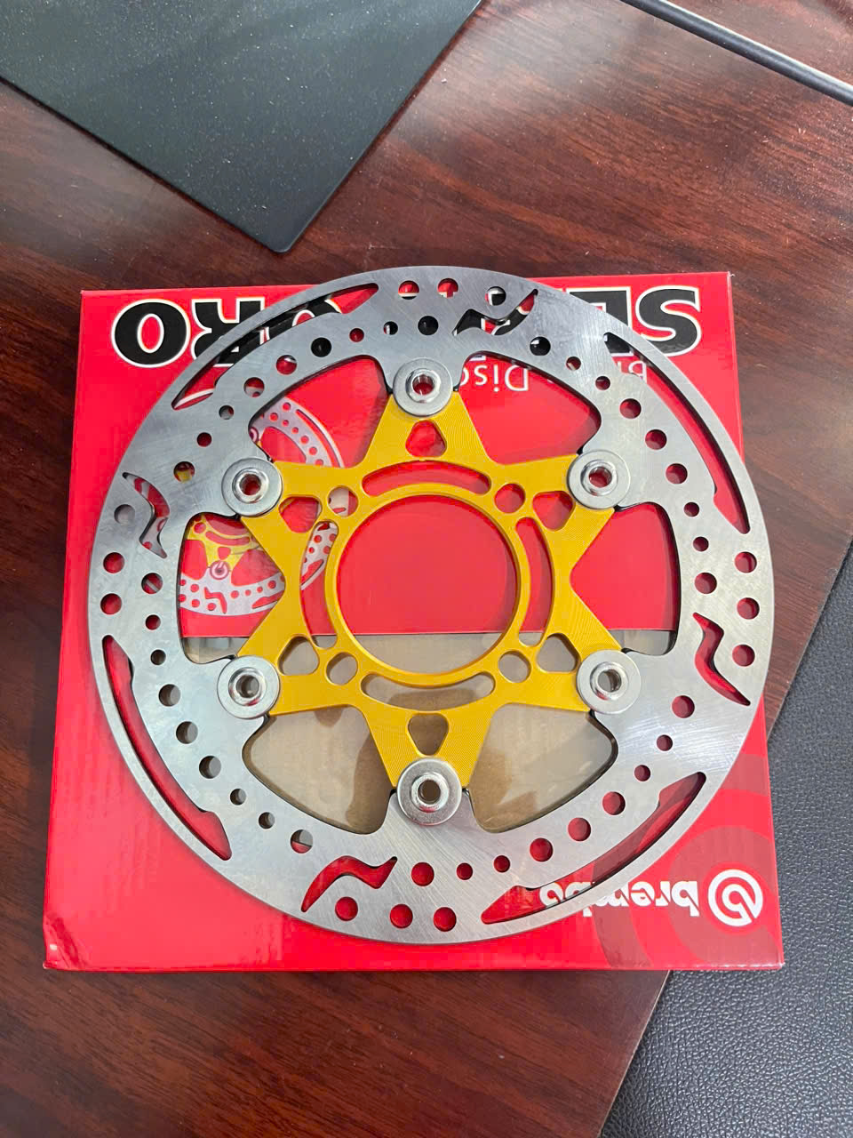 Đĩa Thắng Swit thái lan size 220mm dùng cho tất cả xe dòng 4 lỗ thông dụng