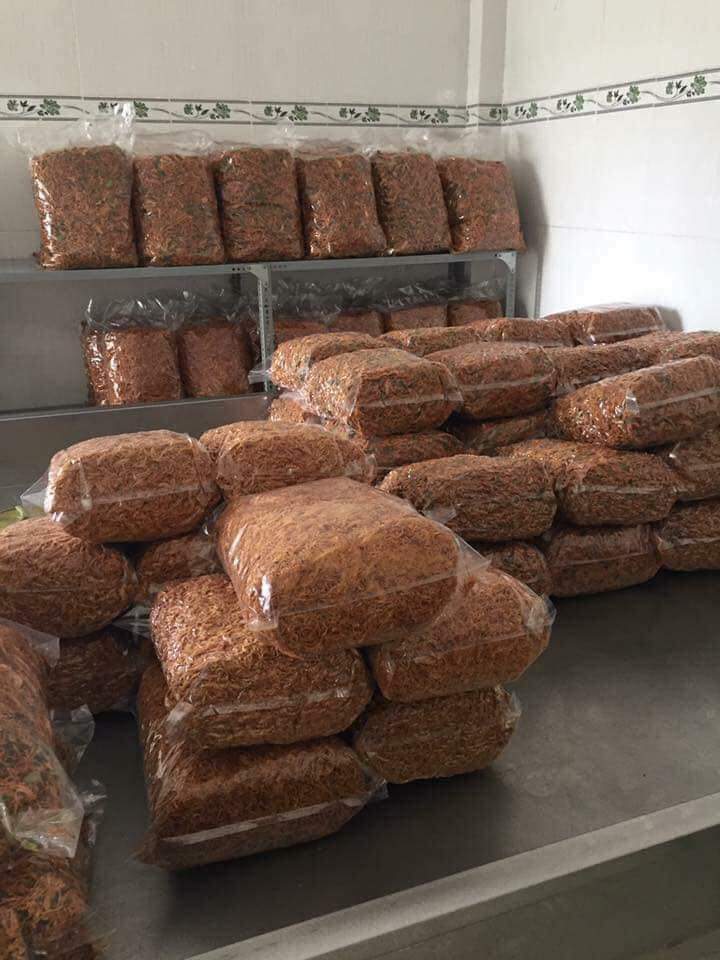 [HCM]1kg khô gà lá chanh cay vừa