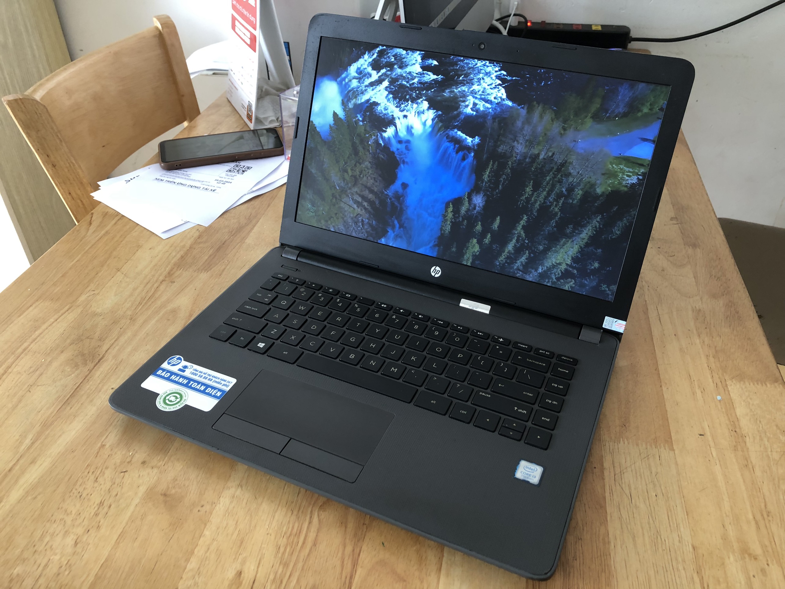 Xả kho_laptop hp 240g6 core i3 7020u ram 8g ssd 256g 14inch giá rẻ