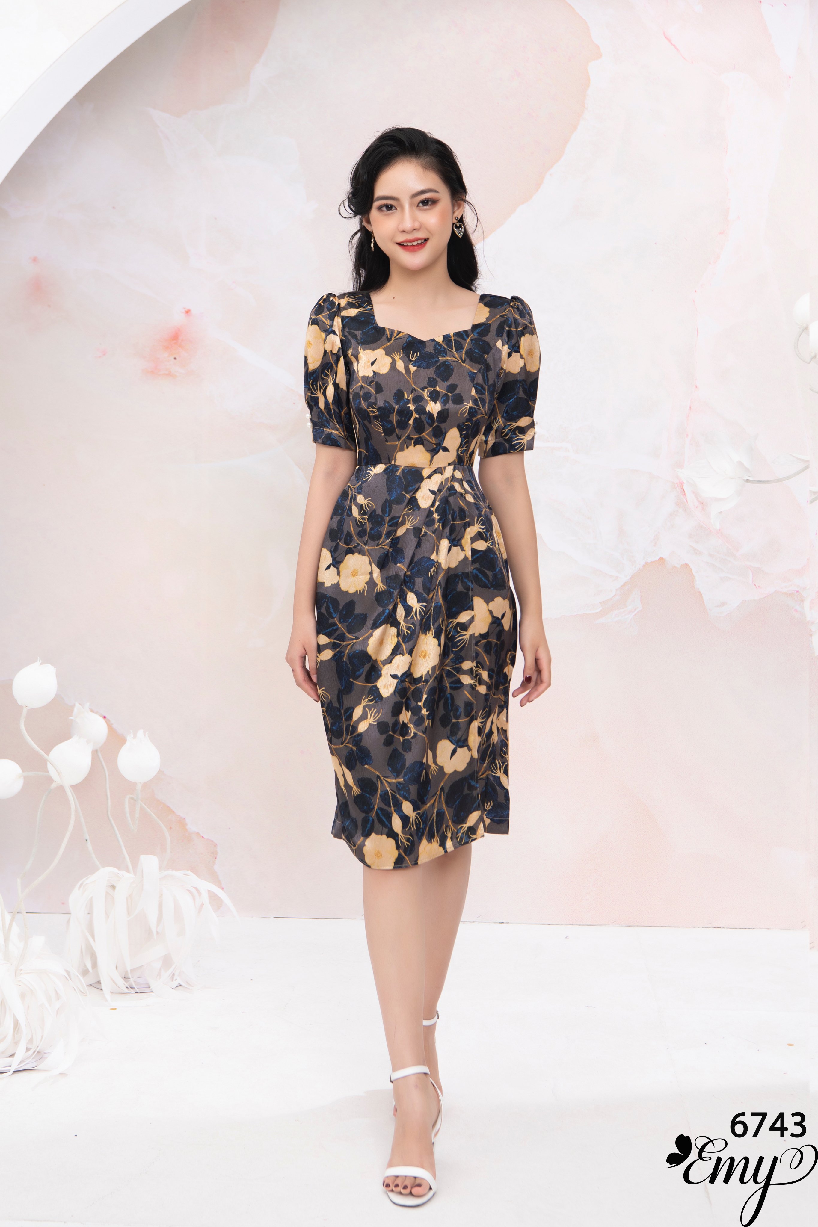 Đầm EMY EM6743 Xòe A Hoa Cổ Lục Giác