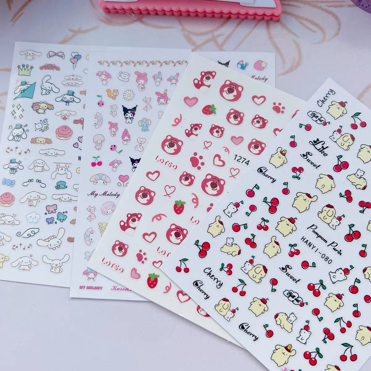 Sticker Dán Móng Tay Hình Gấu Dâu
